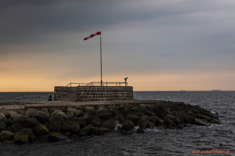 Die Westmole in Warnemünde