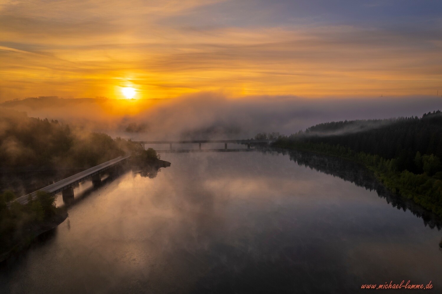 Zum Sonnenaufgang an der Okertalsperre