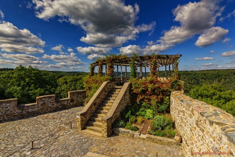 Die Burg Falkenstein
