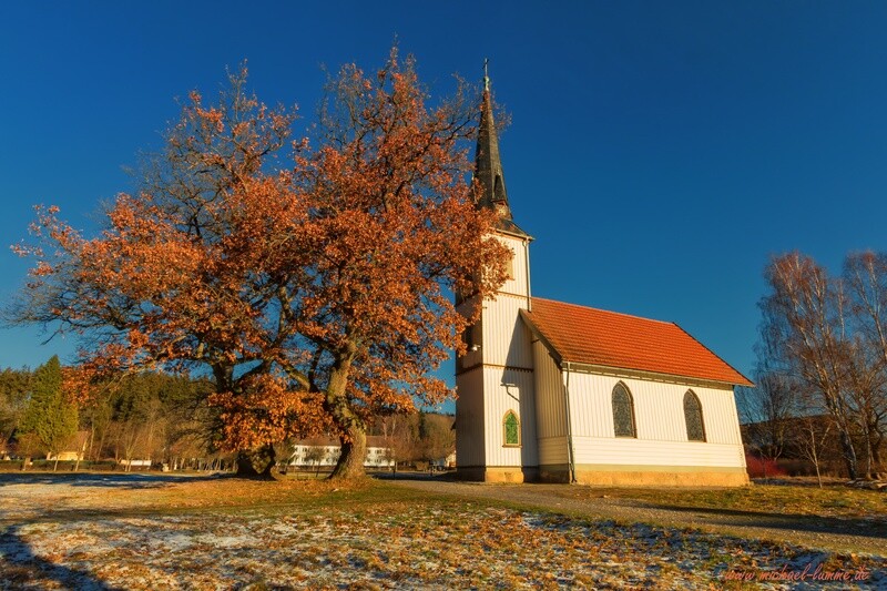 Die kleinste Holzkirche in Elend