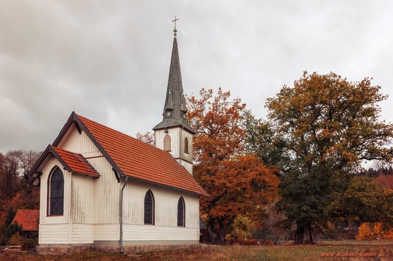 Die kleinste Holzkirche in Elend