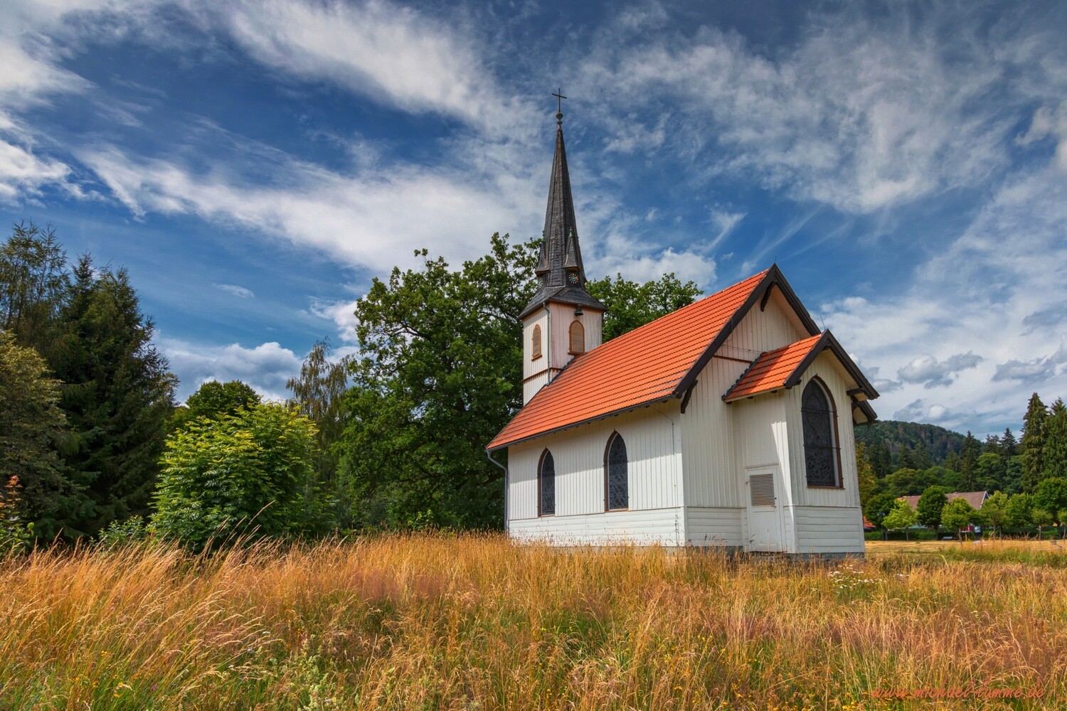 Die kleinste Holzkirche in Elend