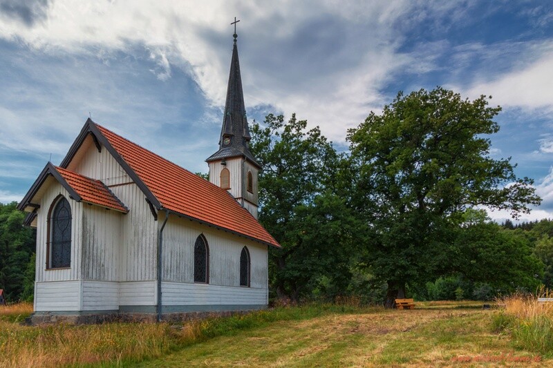 Die kleinste Holzkirche in Elend