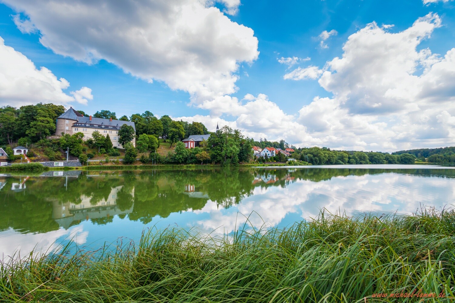 Schloss und See in Stiege