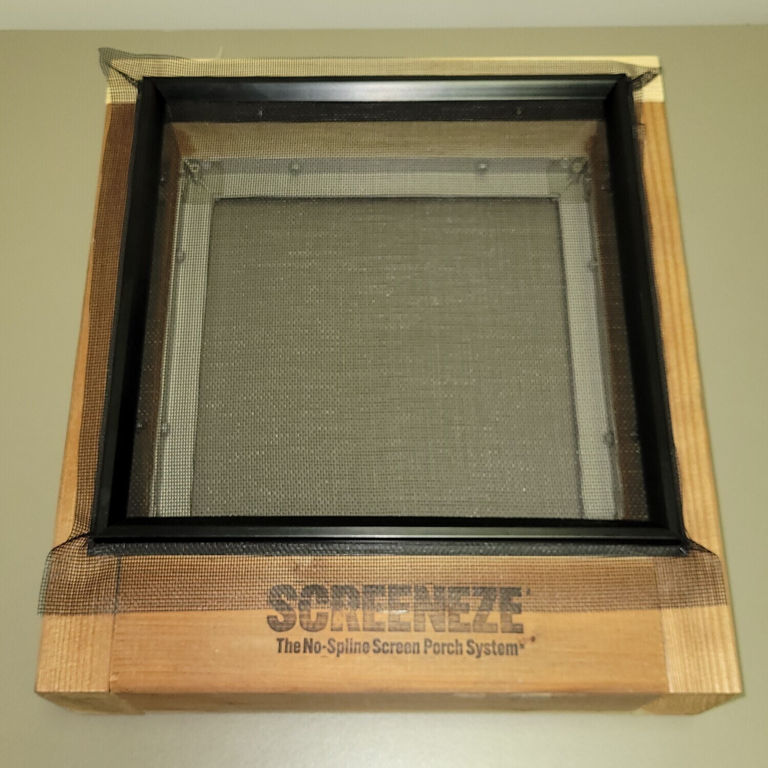 SCREENEZE Double Sided Demo Frame