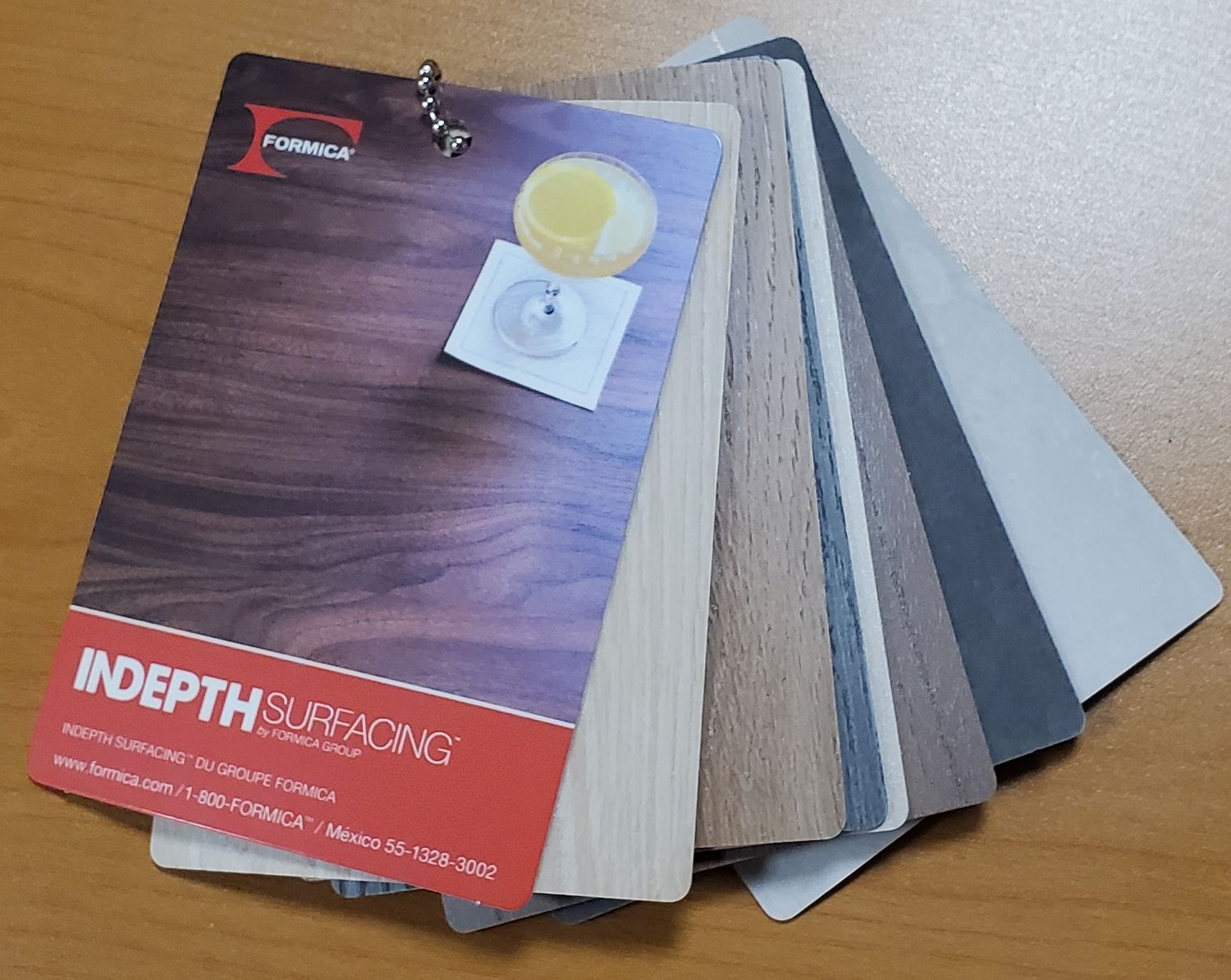 Formica Indepth Surfacing™ 3”x5” Chainset