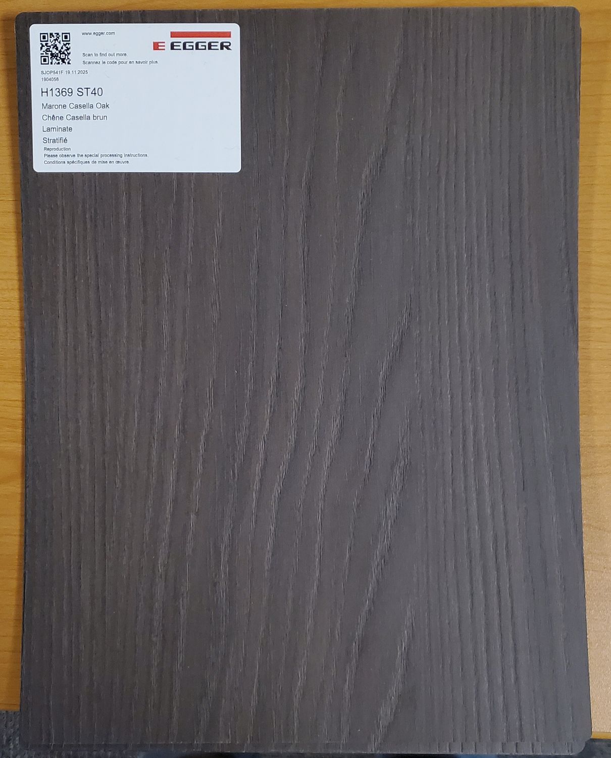 Egger Sample - Marone Casella Oak - 8.5" X 11"