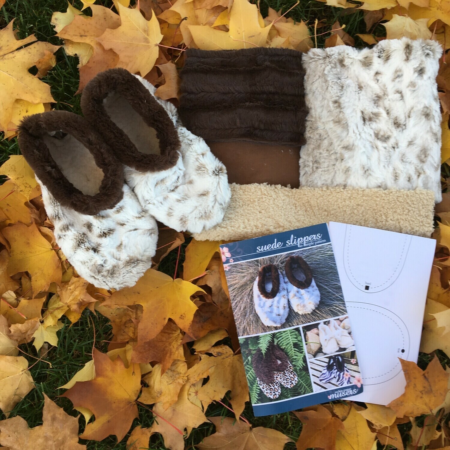 Adult Suede Slipper Kit, Suede Bottom Slipper Kits: Luxe Cuddle Arctic Lynx