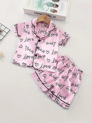 Girls 2-piece Pajama Sets Allover Letter Pattern Lapel Front Buckle Short Sleeve Top & Matching Short Pants Casual PJ Sets
