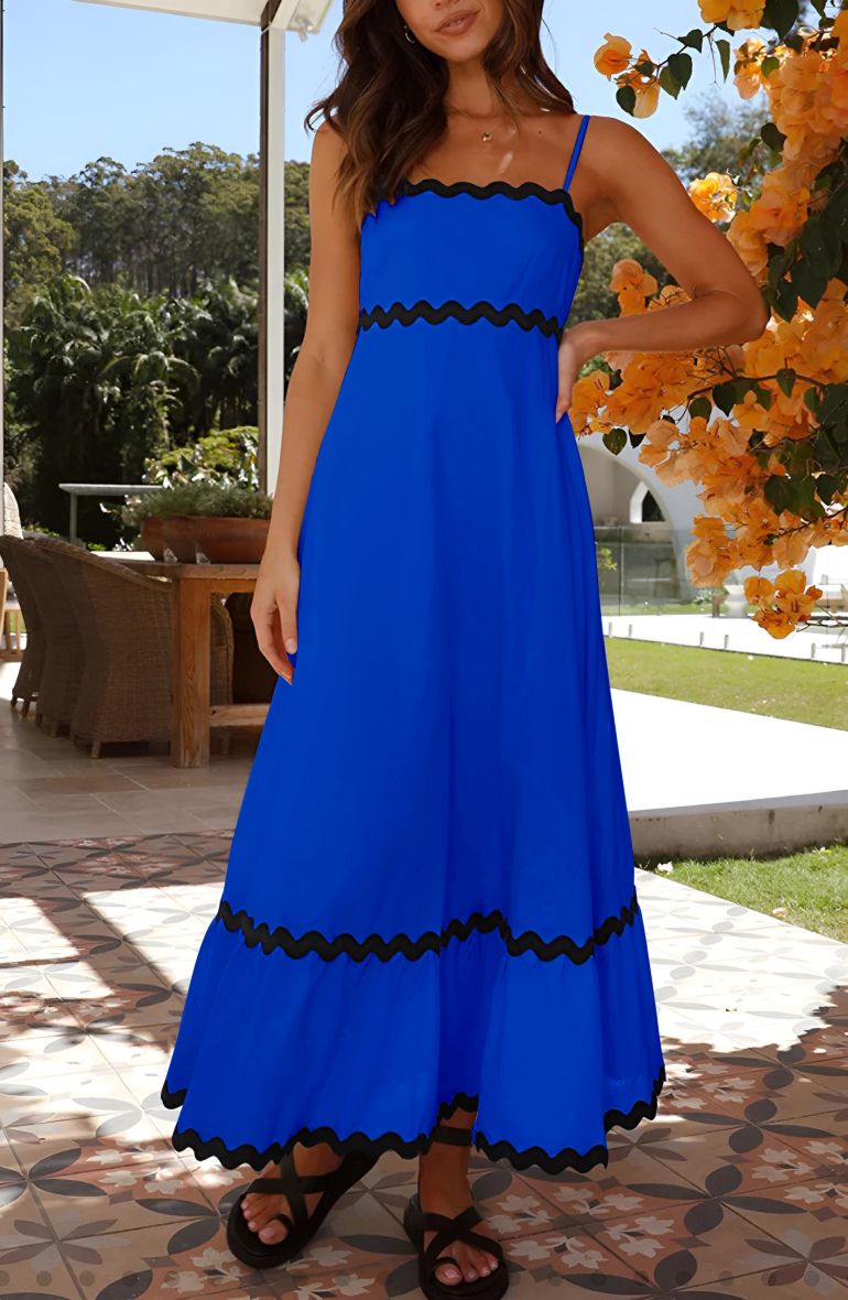 Vestido largo con detalles ondulados