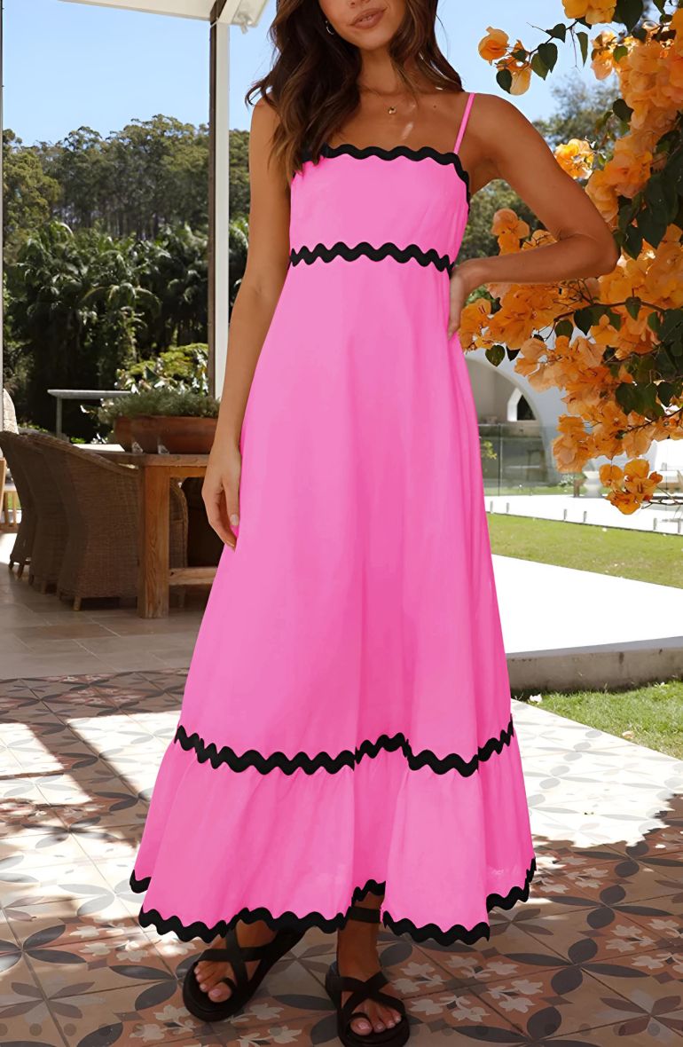 Vestido largo con detalles ondulados