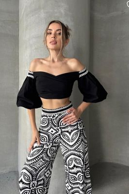 Conjunto Boho Chic: Top Negro y Pantalón Estampado Tribal