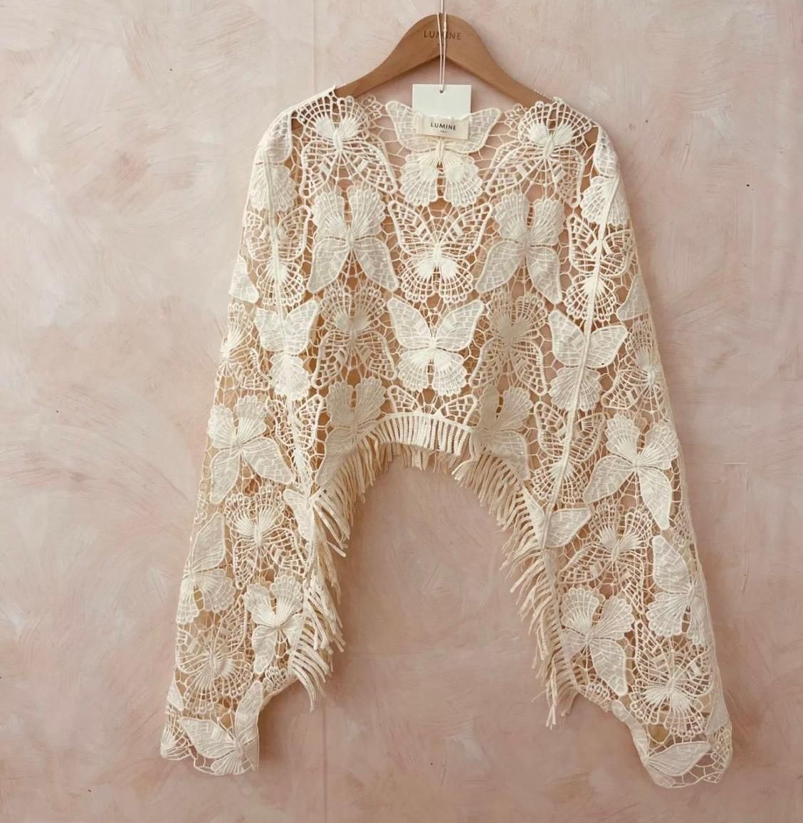 Top crochet papillon