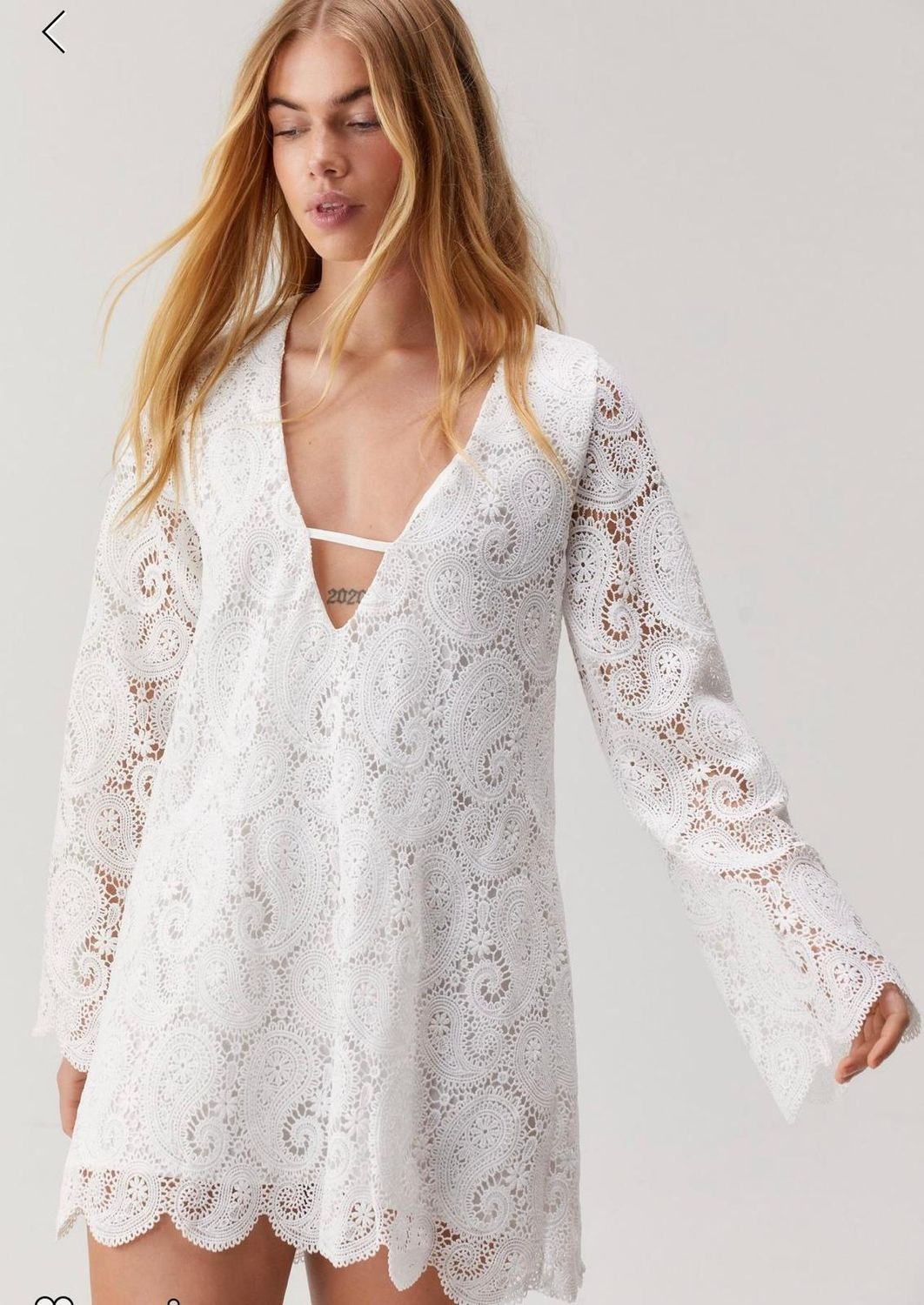 Minivestido manga larga de encaje