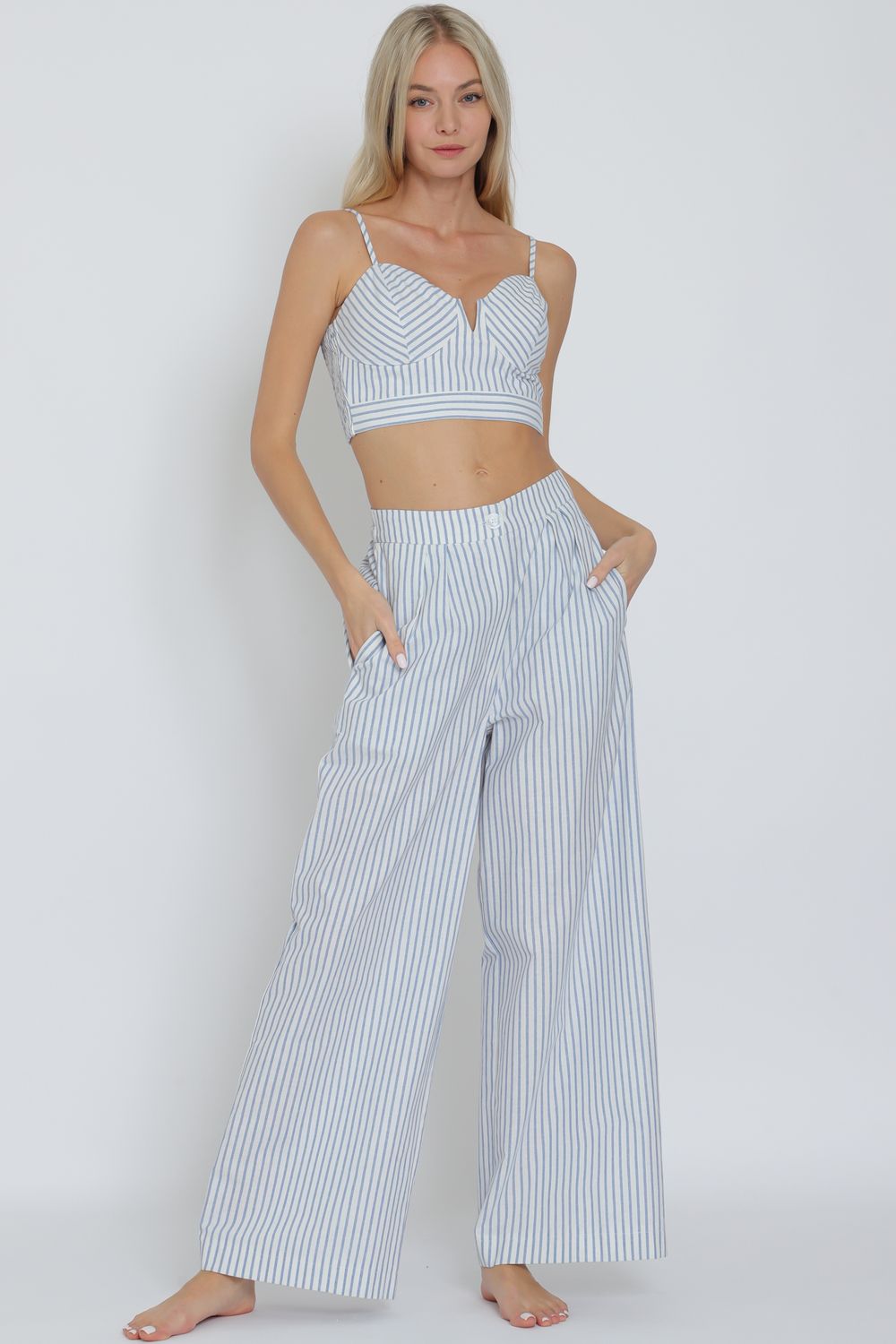 Set top y pantalón de rayas azules