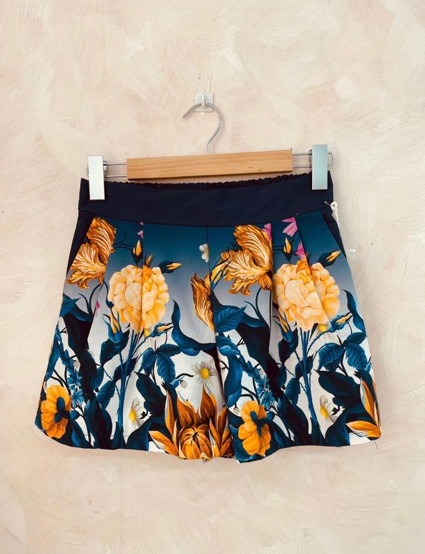 Short floral