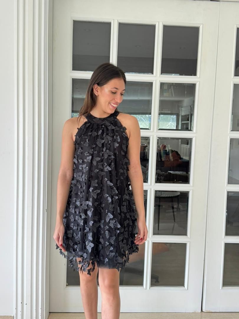 Vestido con apliques de mariposas