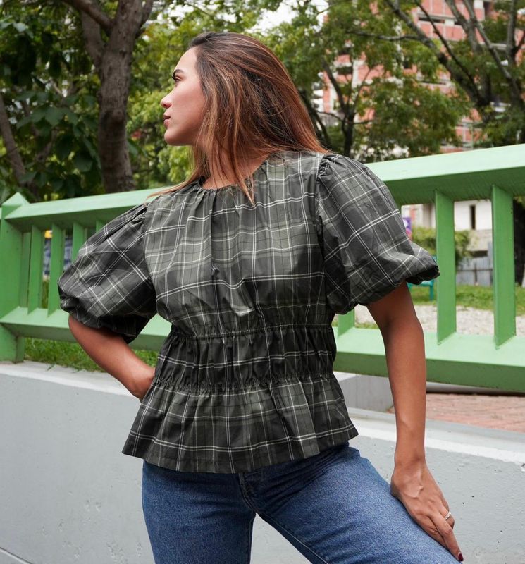 Blusa París Chic Cuadro Peplum