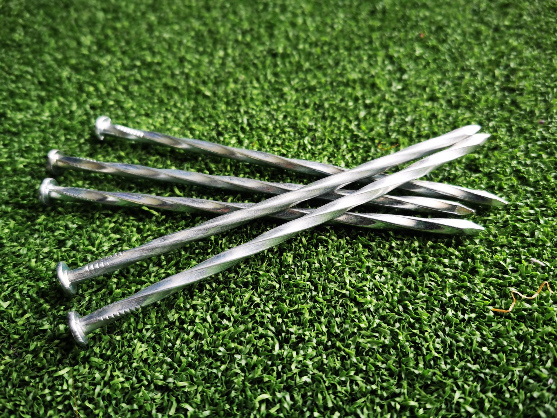 Twisted Thread Concrete Nails