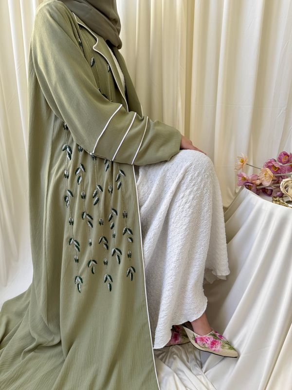 Tinker Abaya Open with hijab