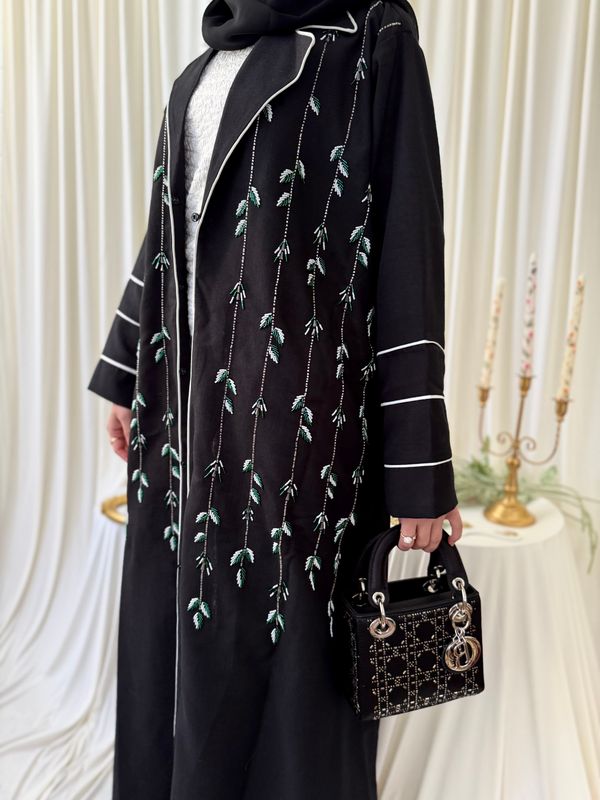 Tinker Abaya in black with hijab