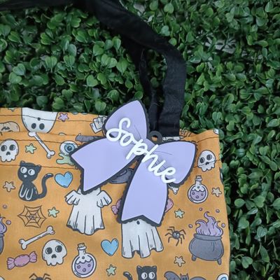 Scalloped Bow Personalised Tag