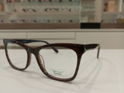 PIGRECO squadrato a gatto marrone legno