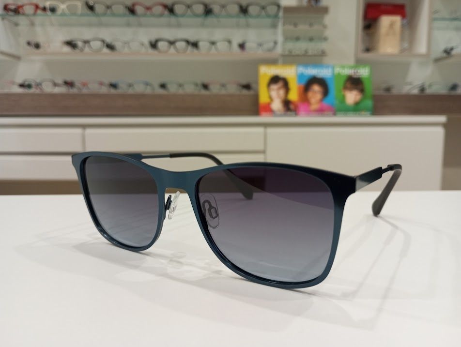 Pigreco da sole squadrato blu