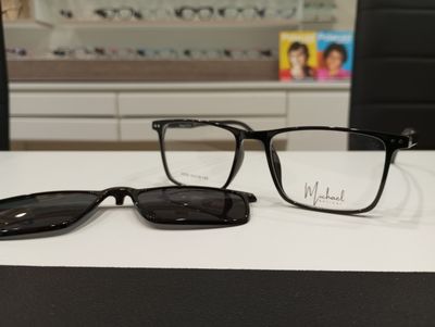 Michael Optical squadrato nero con clip-on Michael Optical squadrato nero con clip-on