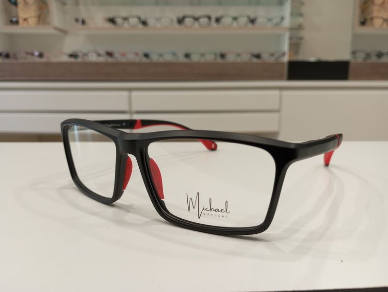 Michael Optical sport rettangolare nero-rosso Michael Optical sport rettangolare nero-rosso