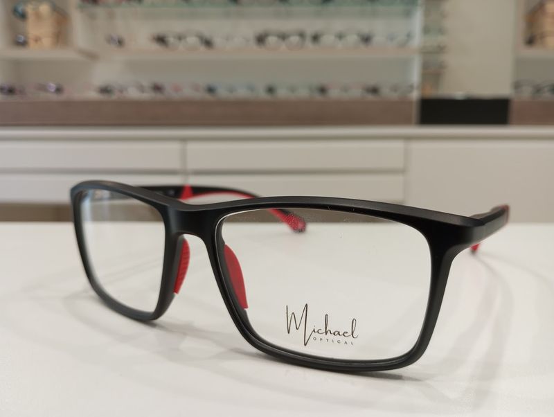 Michael Optical sport rettangolare nero-rosso Michael Optical sport rettangolare nero-rosso