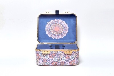 Snugbox - Mellow Meadow stash box