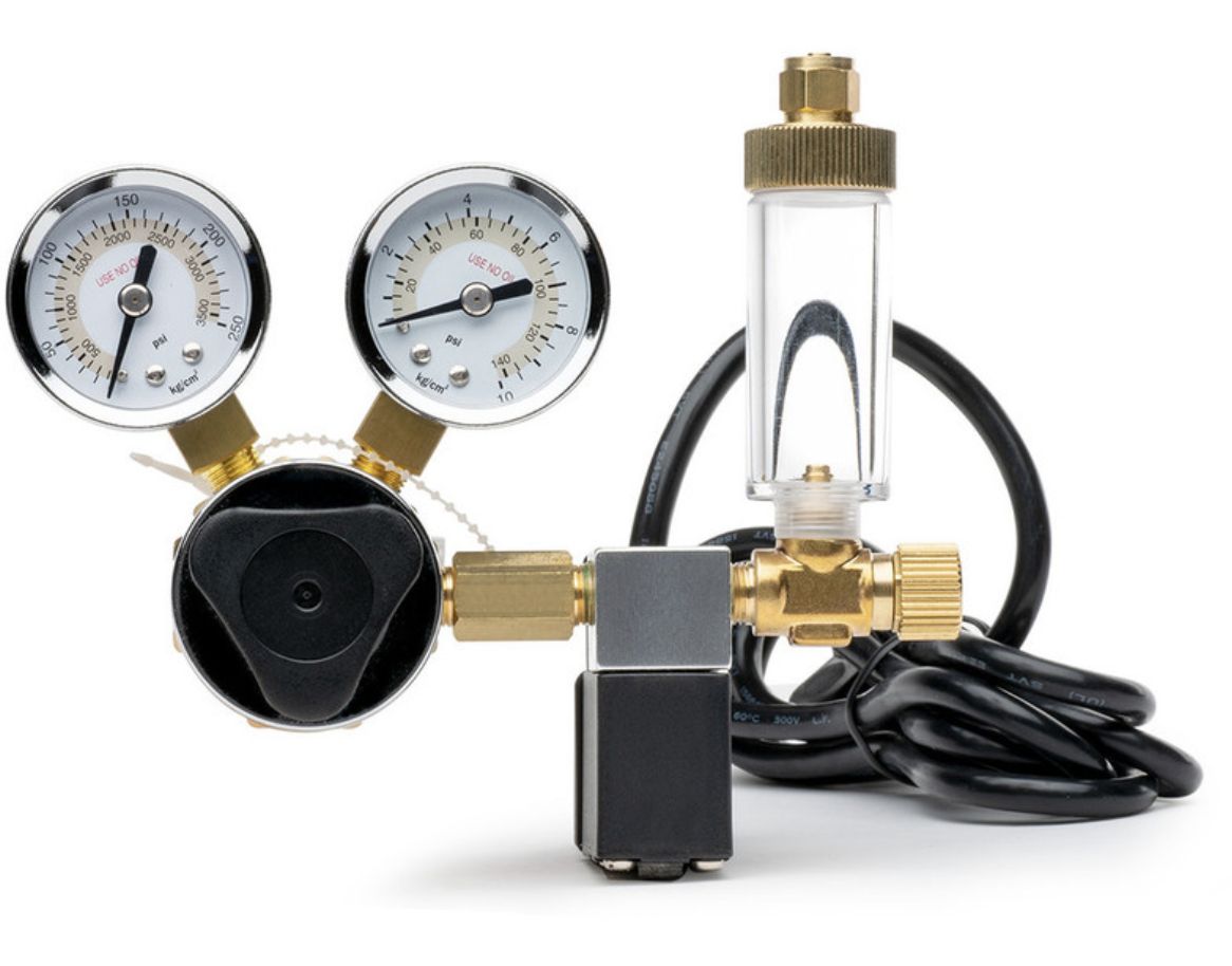 MWI CO2 REGULATOR W/SOLENOID