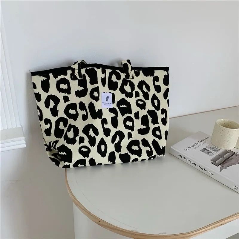 Black and white cheetah print