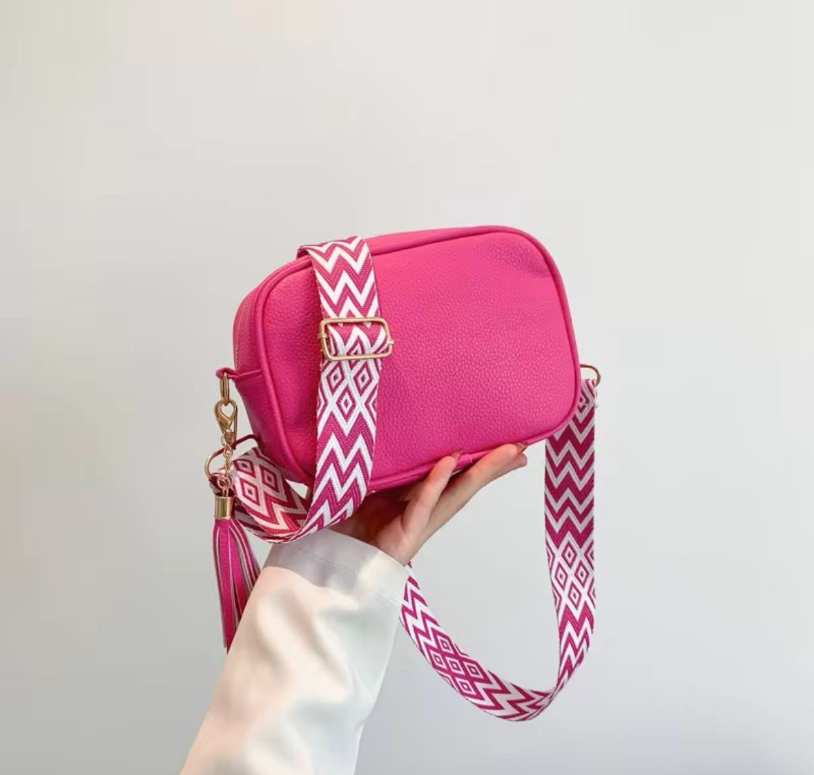 Crossbody Fuschia