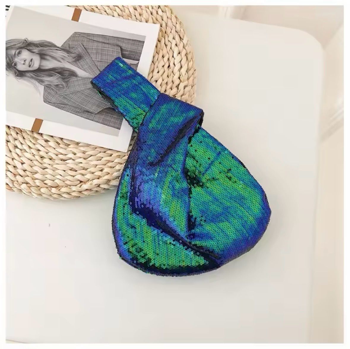 Sequin Knot Pouch Blue-Green Tornasol