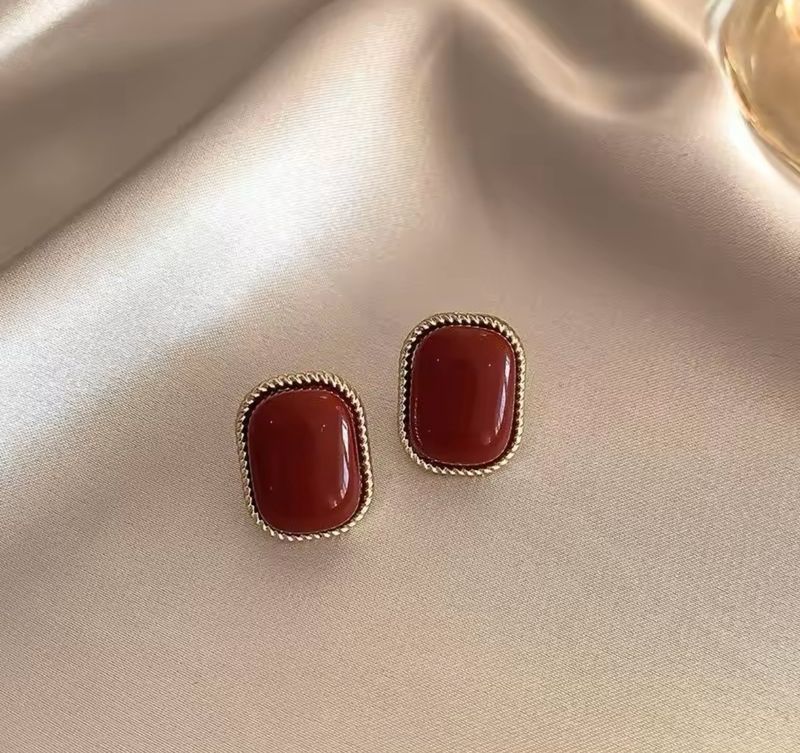 Studs Corintos