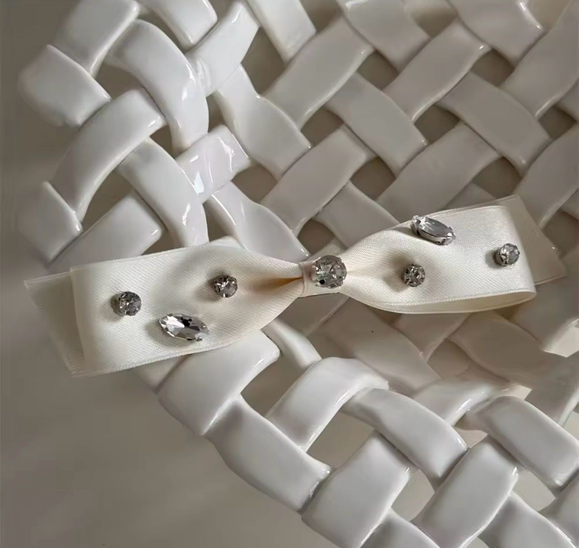 White Fabric Hairbow Pin
