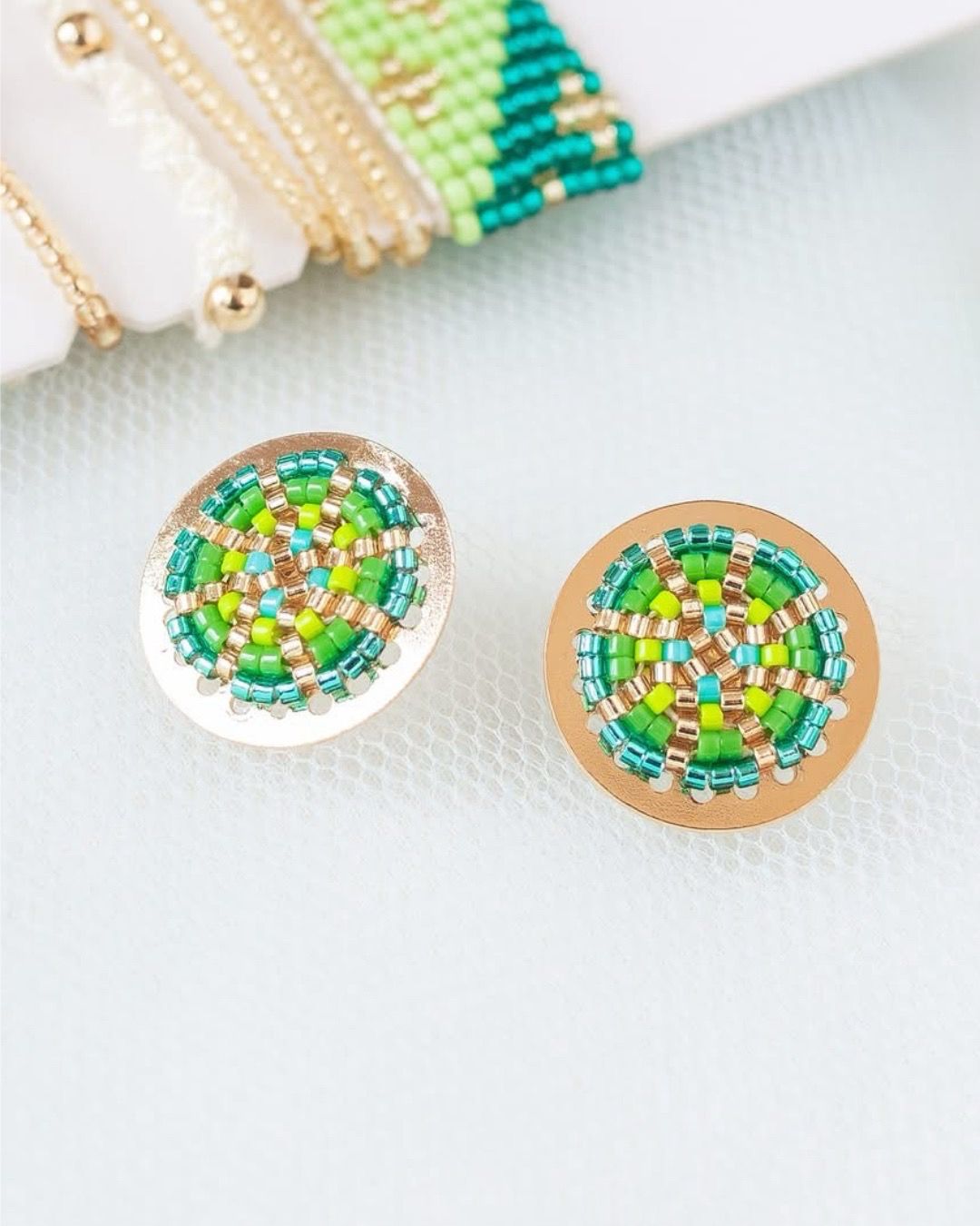 Studs circular lemon