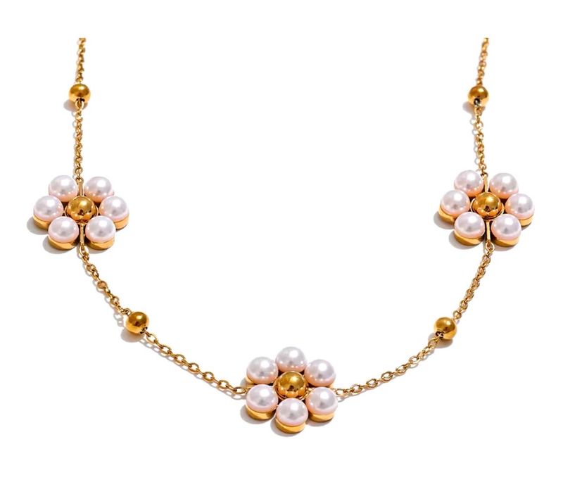 Flowers Pearl Necklace