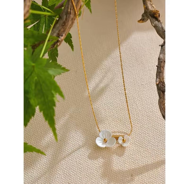 Two Flowers Necklace