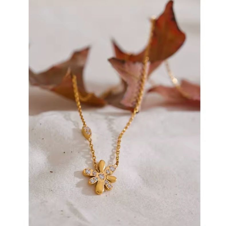Classy Flower Gold