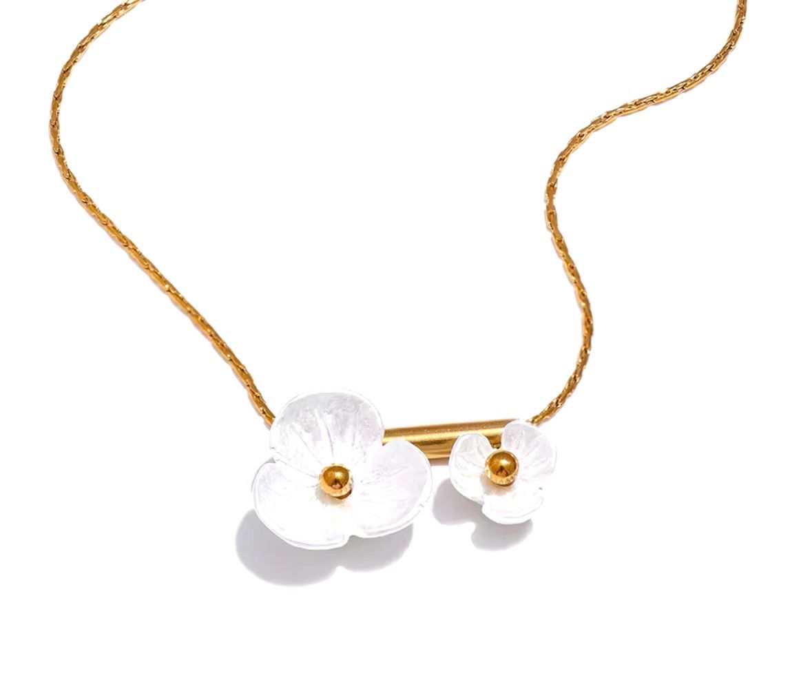 Two Flowers Necklace