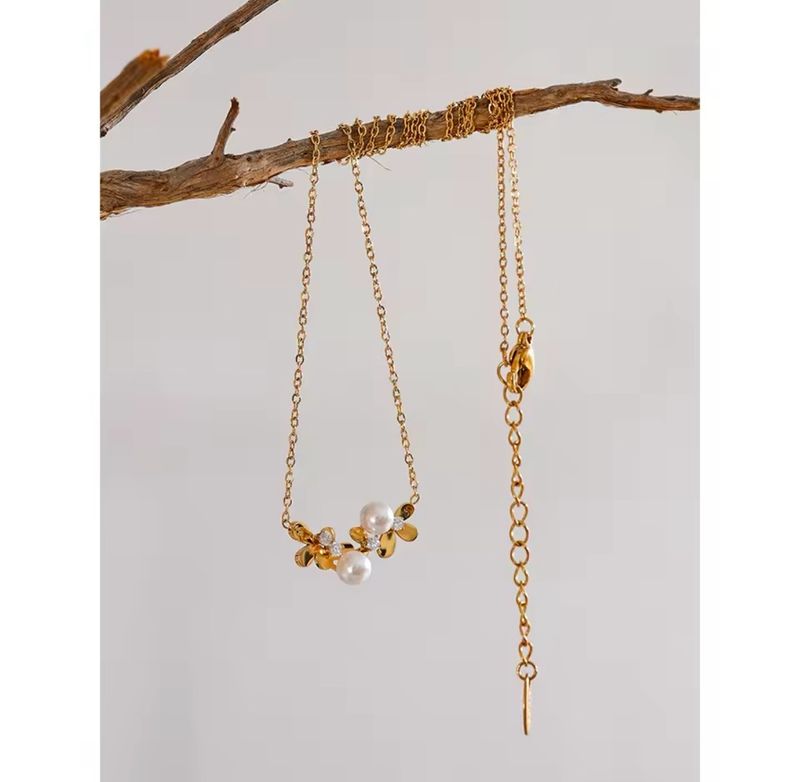 Flowers Pearl Necklace