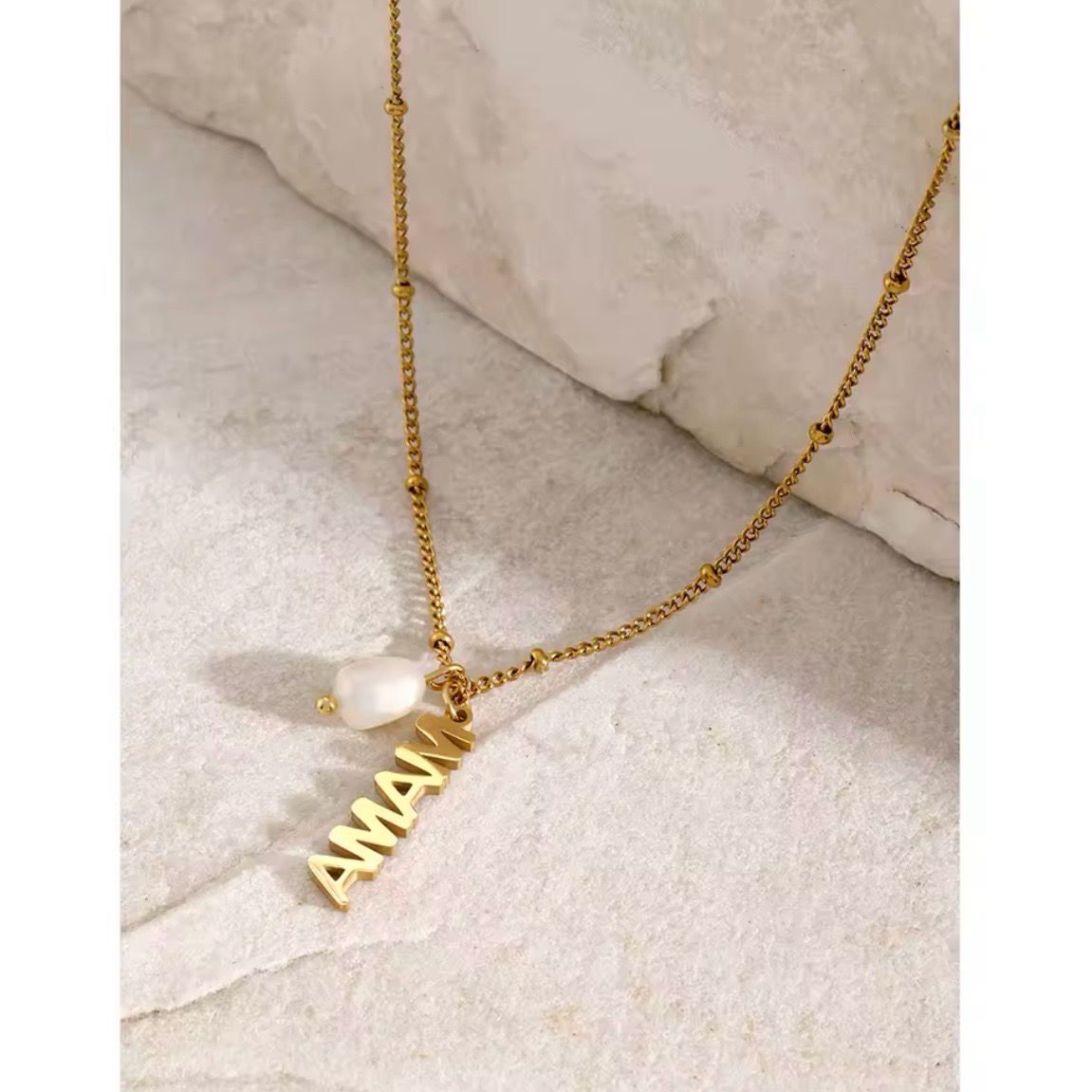Mama Necklace