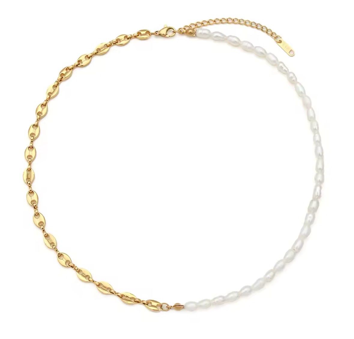 Classy Pearl Necklace