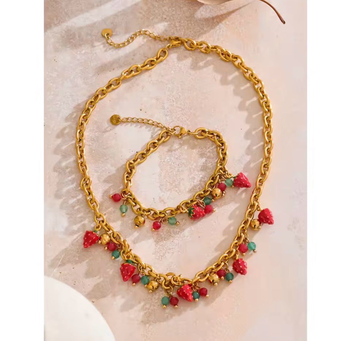 Set Strawberries Charms