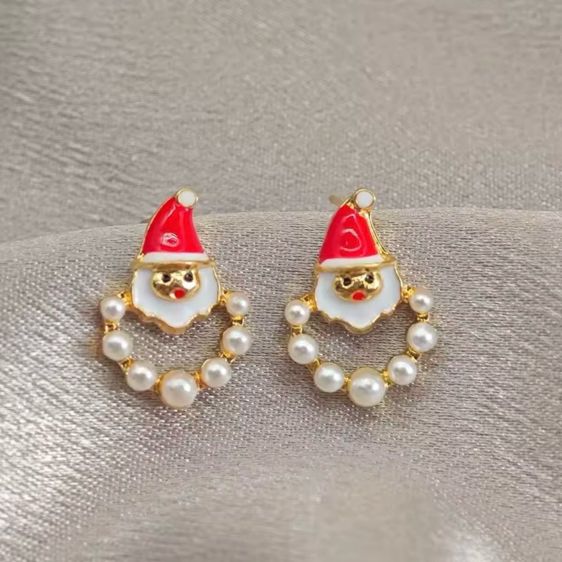 Santa Claus Pearls Studs