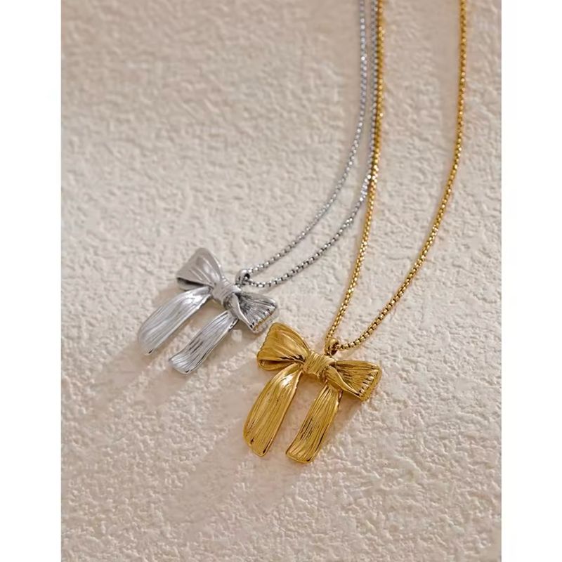 Bow Necklace