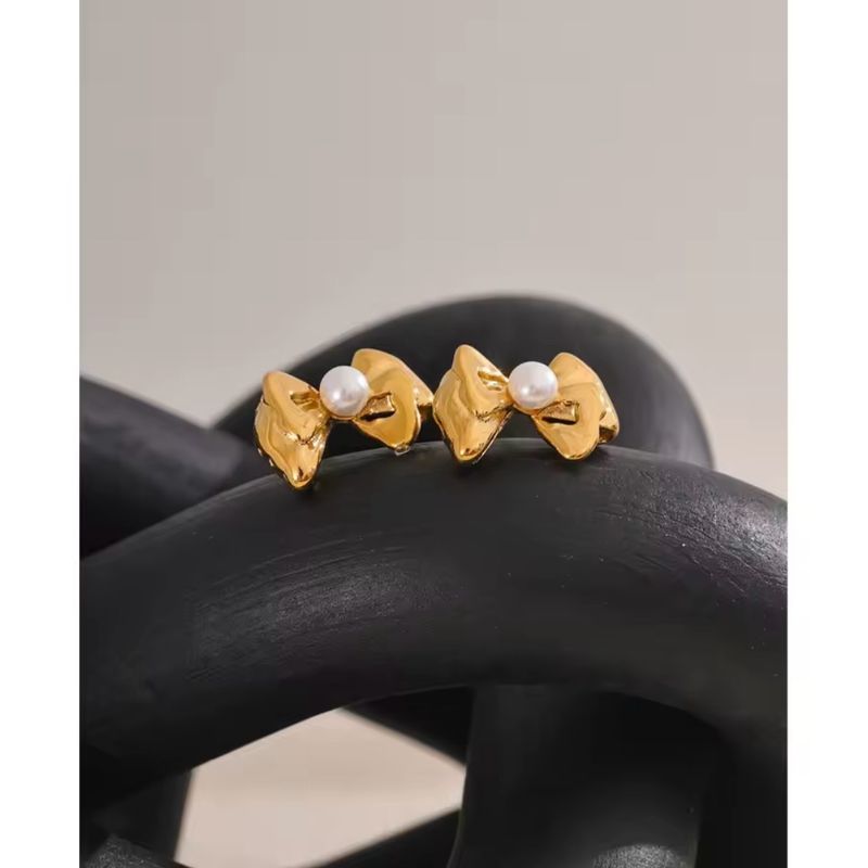 Pearl Bows Studs
